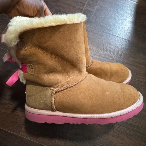 UGG Kids Tan and Pink Bailey Bow Boots - Picture 7 of 10